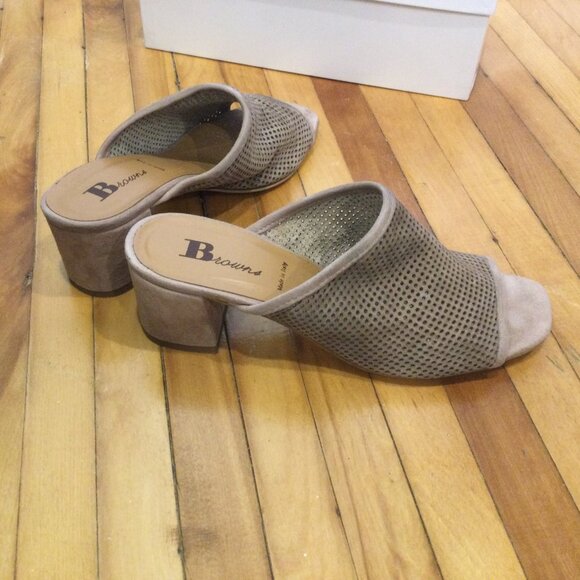 Brown's Beige Suede Leather Warwick Sandals (Size 9) (BNIB) - Picture 9 of 9